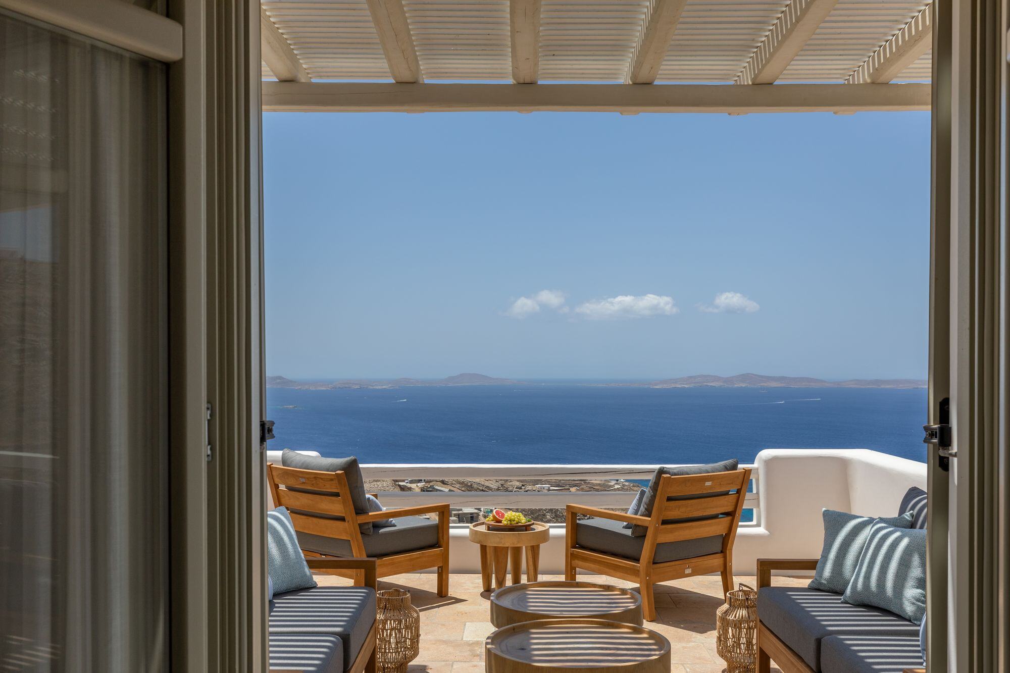 mykonosvilla-2000x1333